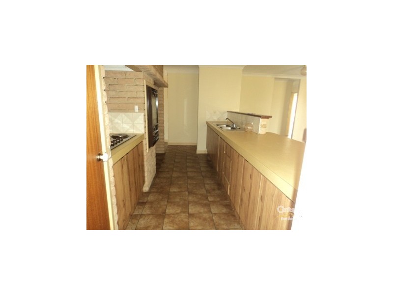 4 Hickory Court, Halls Head WA 6210