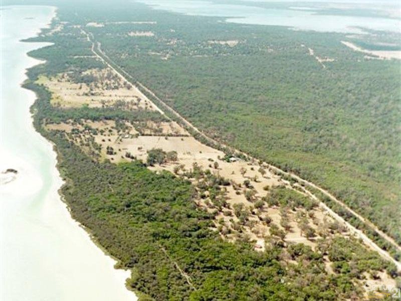 102 Holmes Road, Lake Clifton WA 6215