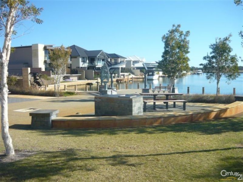 41 Waterlily Drive, Dudley Park WA 6210