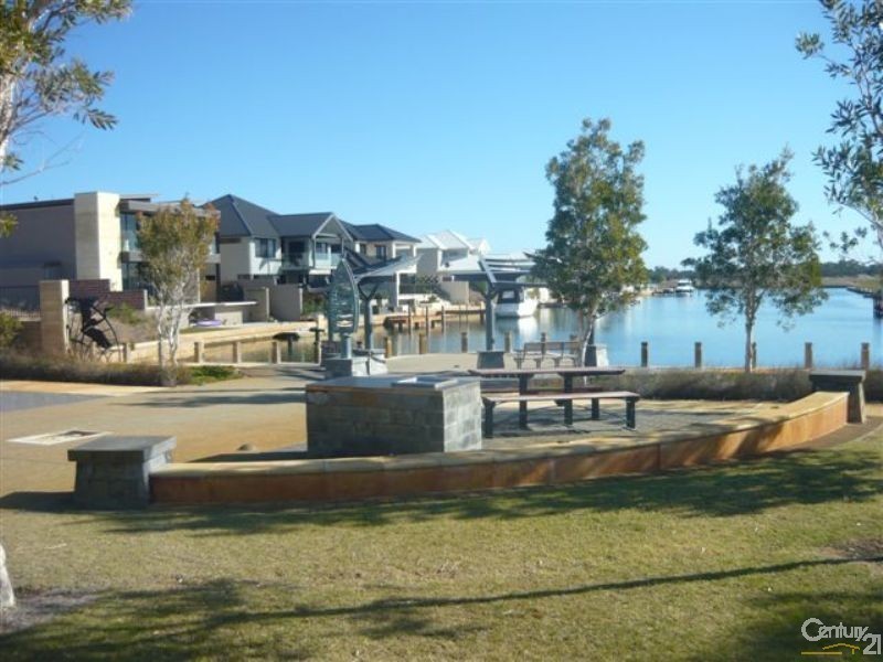 41 Waterlily Drive, Dudley Park WA 6210