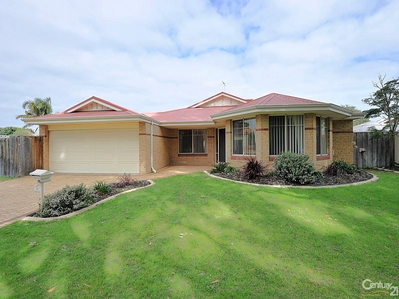 2 Poinsettia Green, Halls Head WA 6210