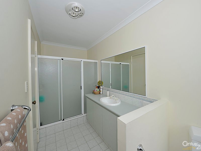 2 Poinsettia Green, Halls Head WA 6210