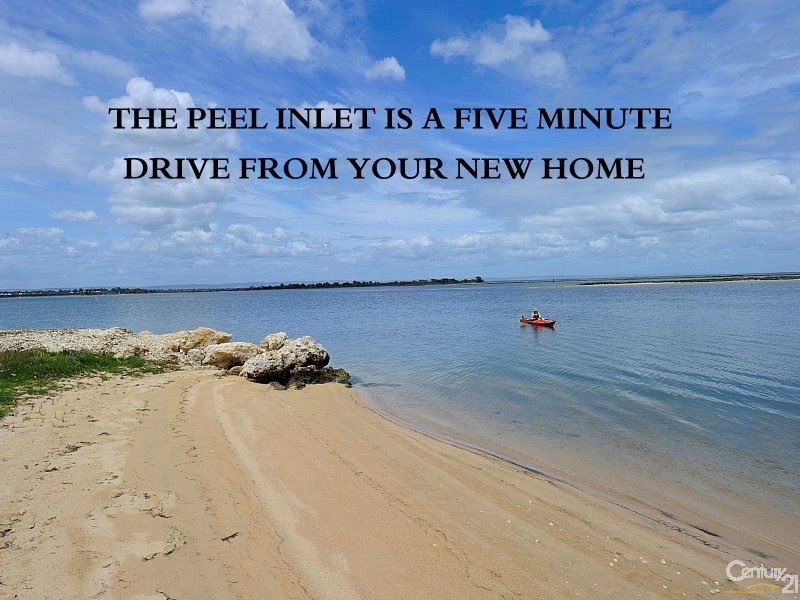 2 Poinsettia Green, Halls Head WA 6210