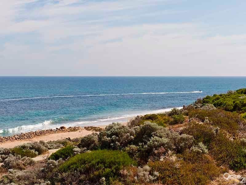 9 Marine Way, Wannanup WA 6210