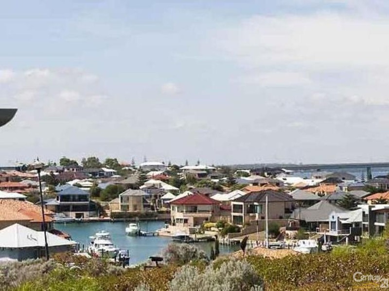 9 Marine Way, Wannanup WA 6210