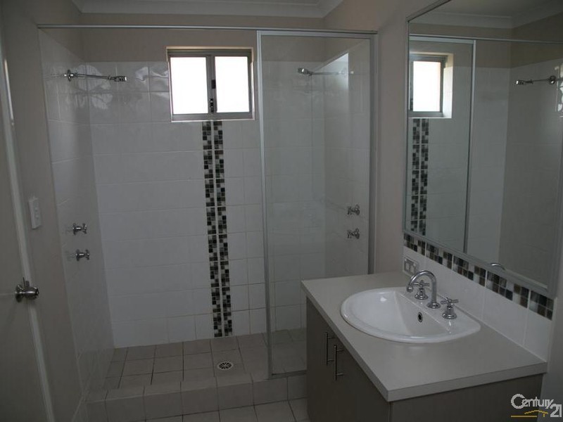 18 Anhinga Trail, Dudley Park WA 6210