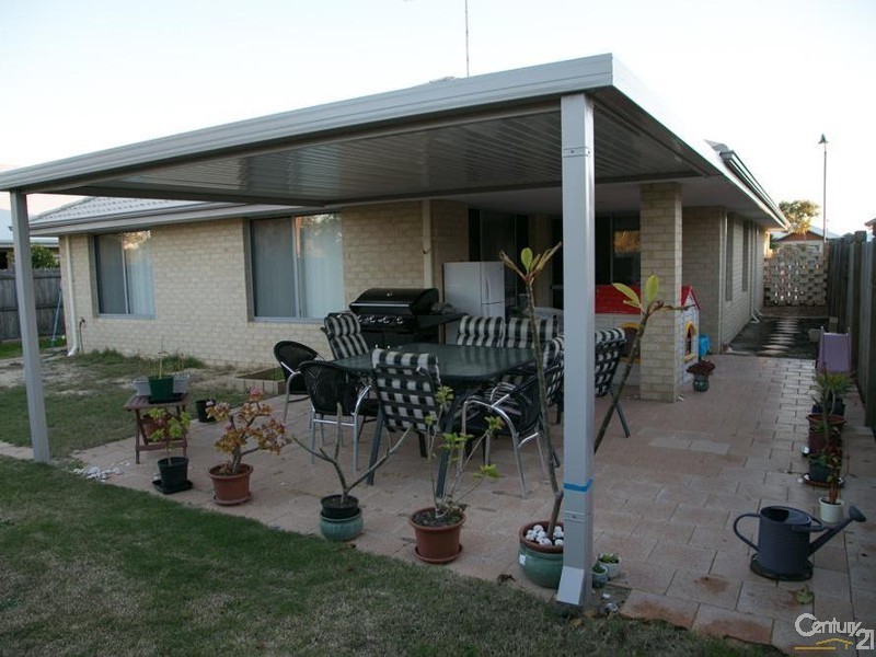 18 Anhinga Trail, Dudley Park WA 6210