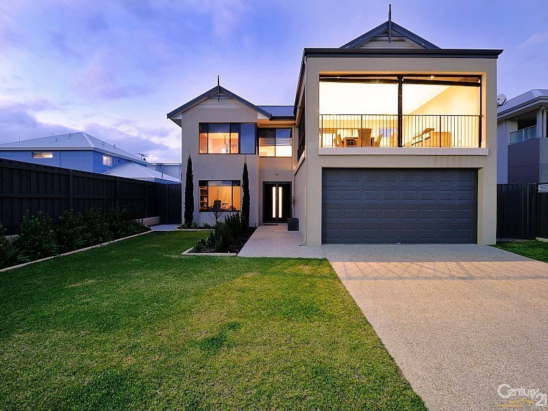 24 Sugarwood Terrace, Halls Head WA 6210