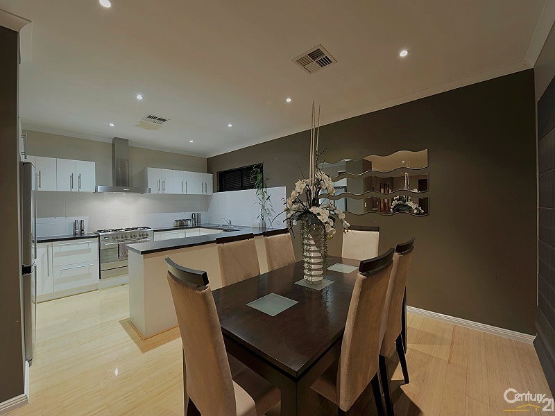 24 Sugarwood Terrace, Halls Head WA 6210
