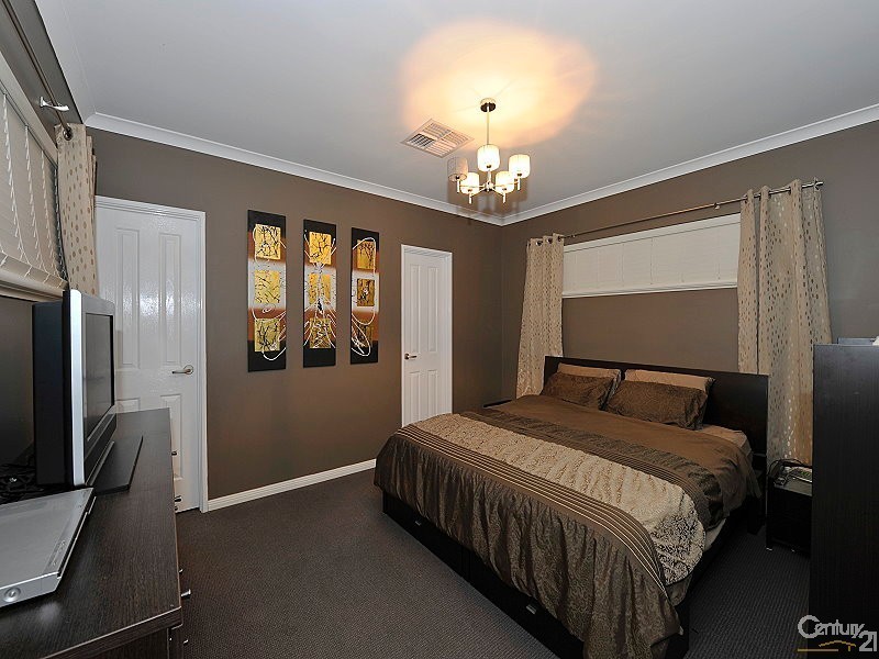 24 Sugarwood Terrace, Halls Head WA 6210