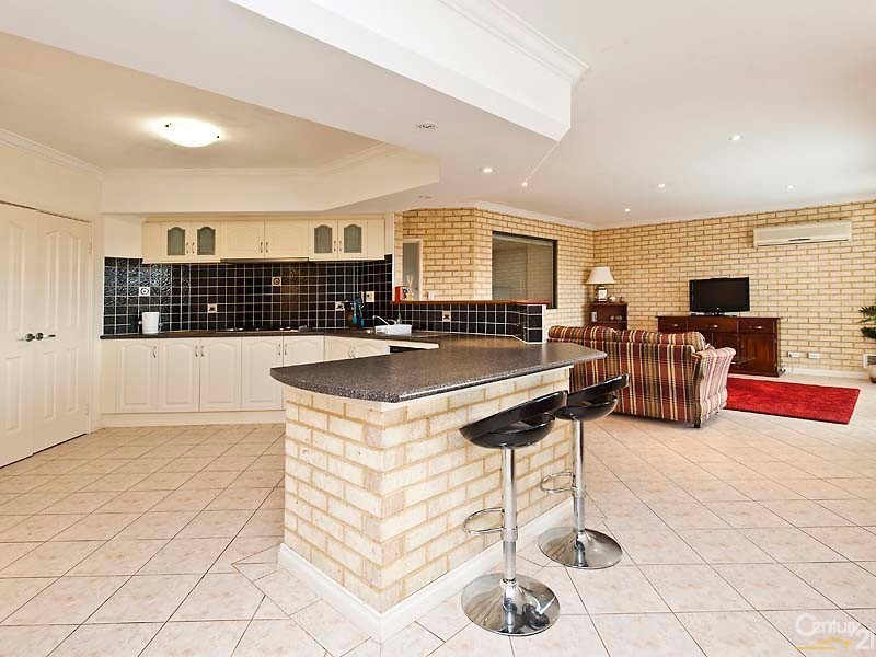 103 Westview Parade, Wannanup WA 6210