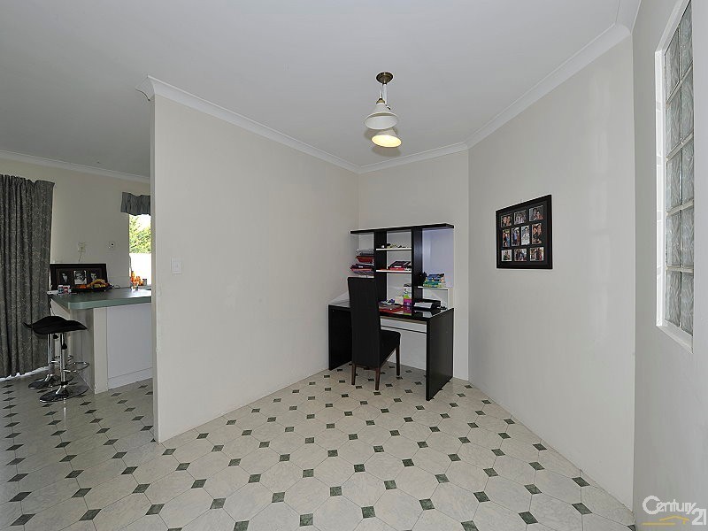 6 Templetonia Promenade, Halls Head WA 6210