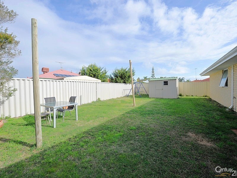 6 Templetonia Promenade, Halls Head WA 6210
