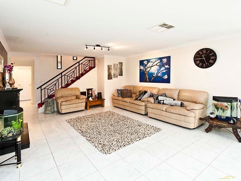 17 Hudson Drive, Dudley Park WA 6210