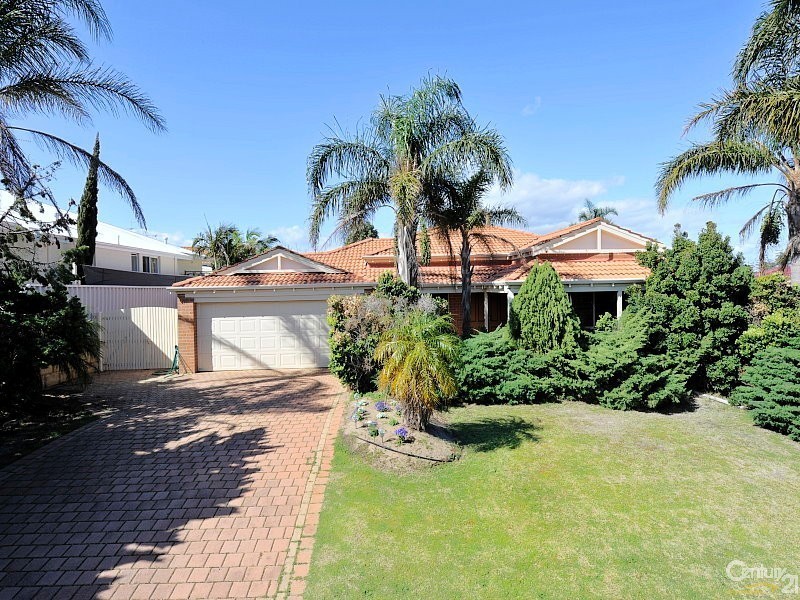 12 Muntries Place, Halls Head WA 6210