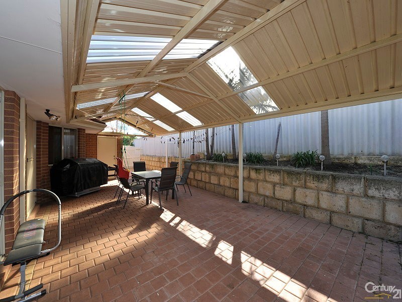 12 Muntries Place, Halls Head WA 6210