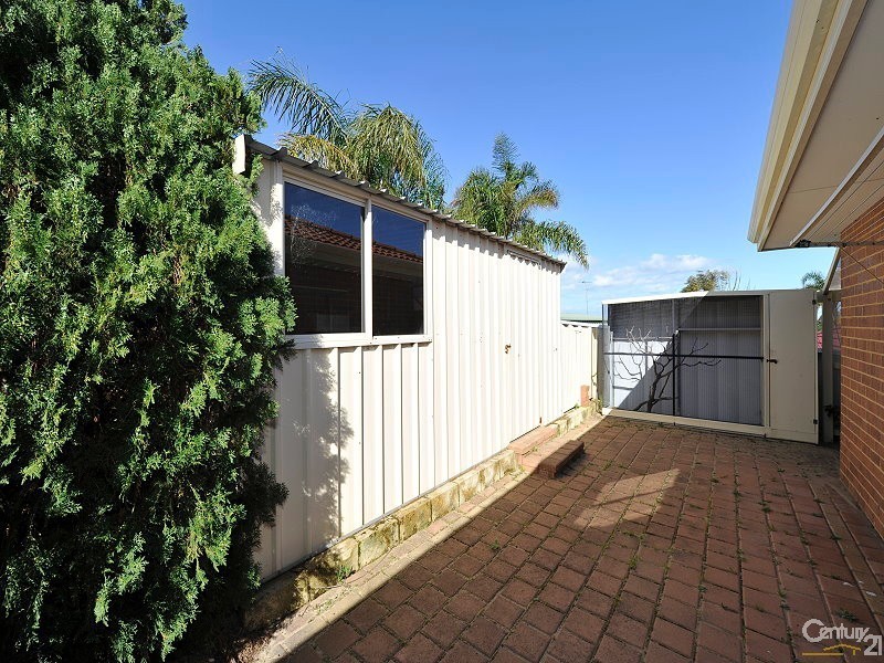12 Muntries Place, Halls Head WA 6210