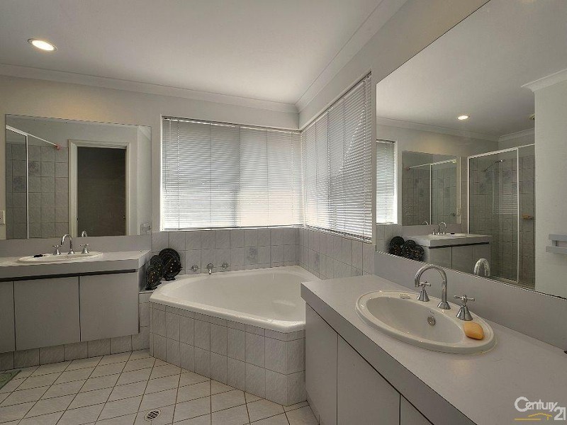 59 Blackwood Parade, Dudley Park WA 6210