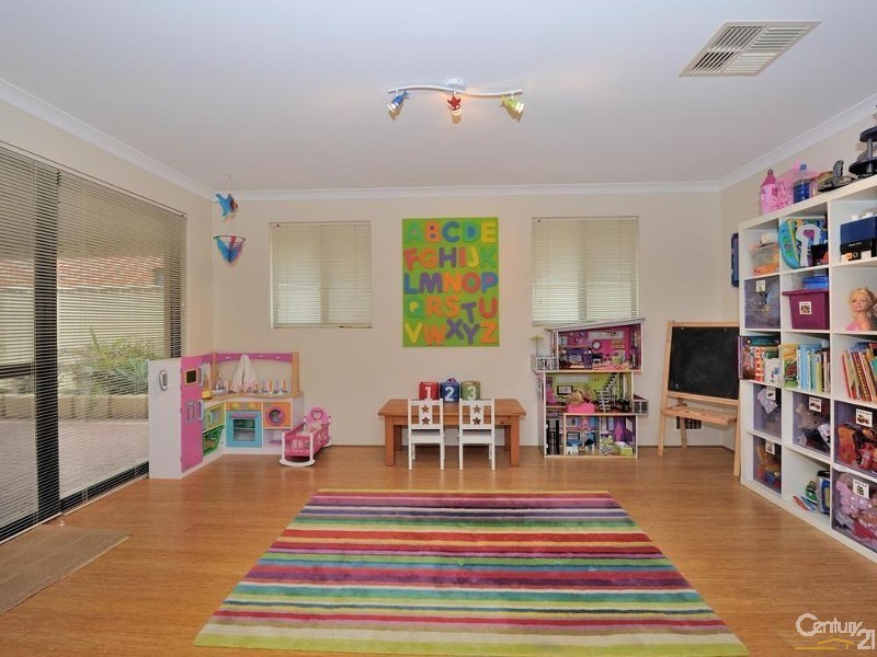 10 Kingfisher Way, Singleton WA 6175