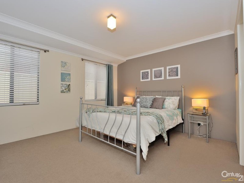 10 Kingfisher Way, Singleton WA 6175