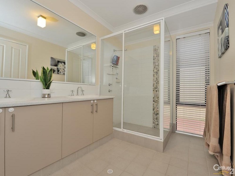 10 Kingfisher Way, Singleton WA 6175