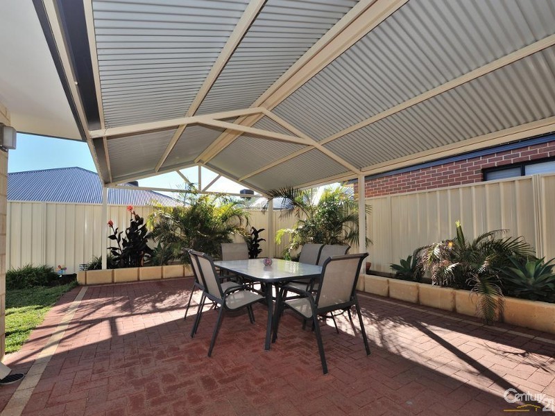 10 Kingfisher Way, Singleton WA 6175