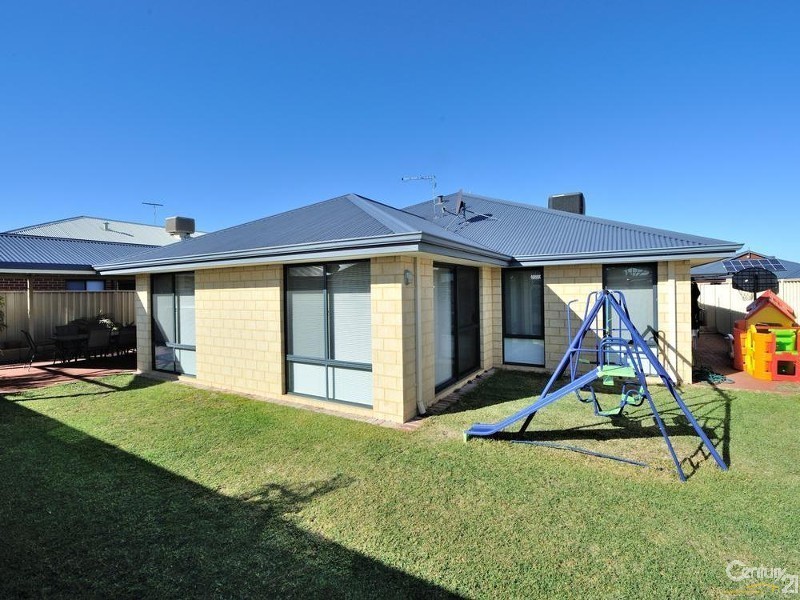 10 Kingfisher Way, Singleton WA 6175