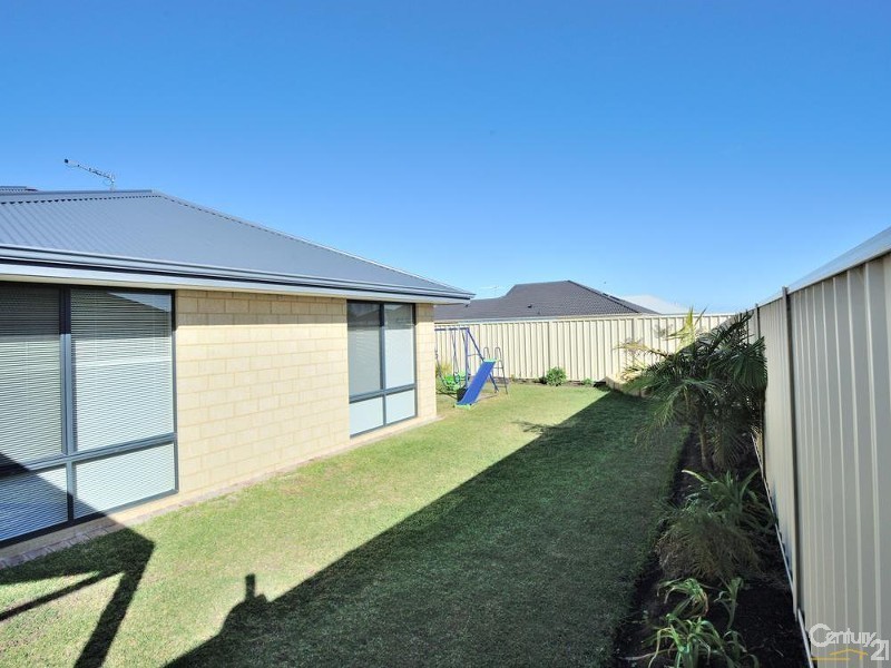 10 Kingfisher Way, Singleton WA 6175