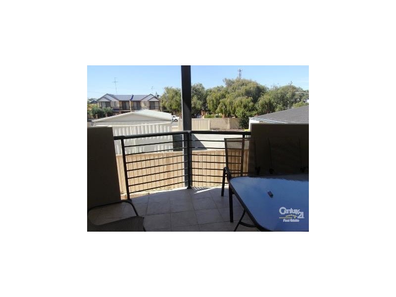 4/18 Davey Street, Mandurah WA 6210