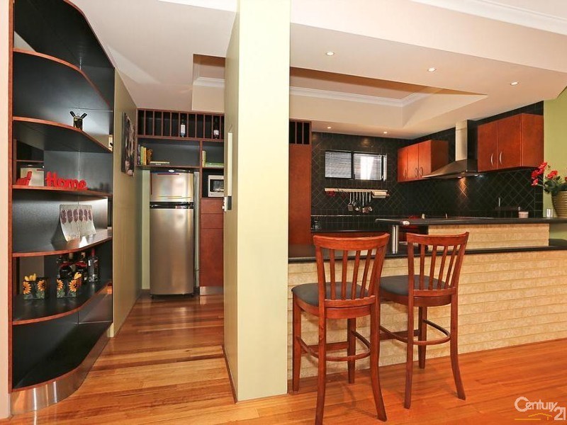 49 Darwin Terrace, Dudley Park WA 6210