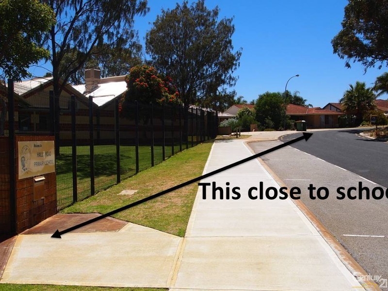 17 Oleander Place, Halls Head WA 6210