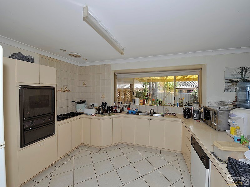 17 Oleander Place, Halls Head WA 6210