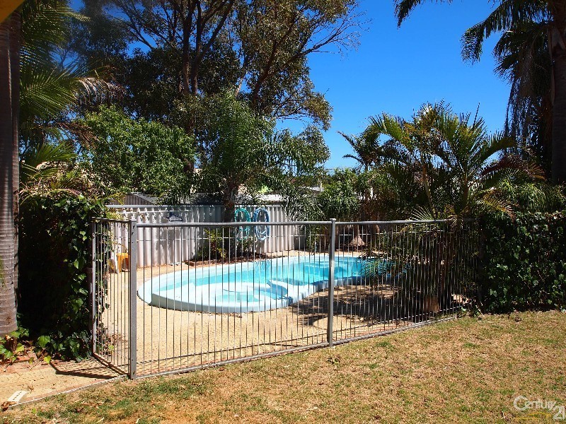 17 Oleander Place, Halls Head WA 6210