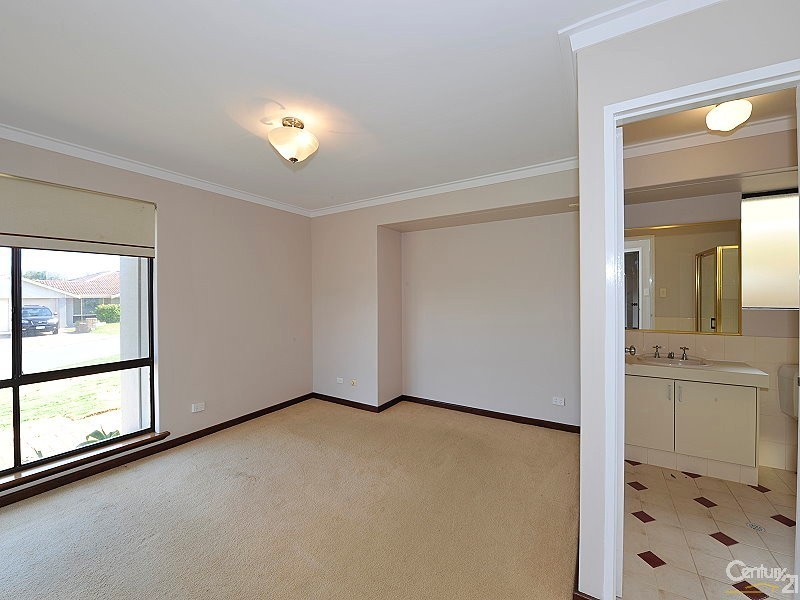 3 Banyon Close, Halls Head WA 6210