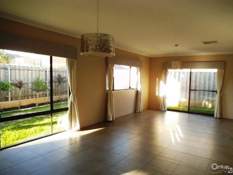 5 Pictum Way, Halls Head WA 6210