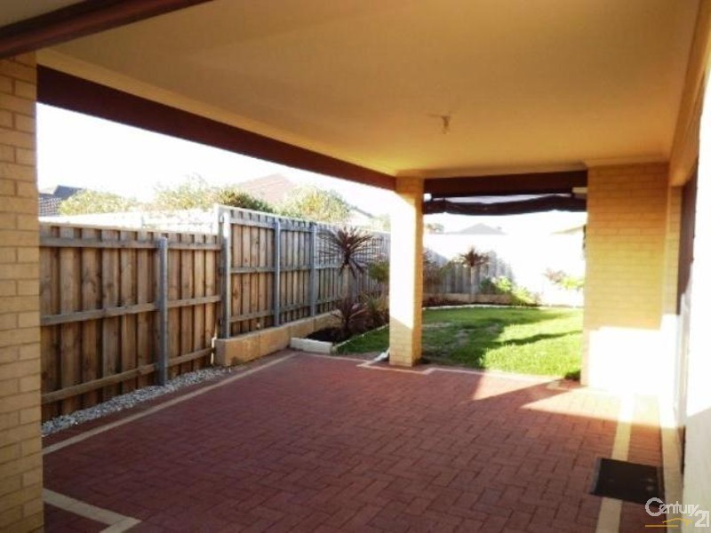 5 Pictum Way, Halls Head WA 6210