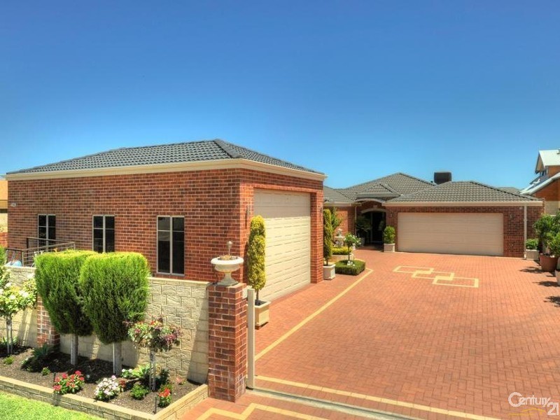 64 Aztec Island Retreat, Halls Head WA 6210