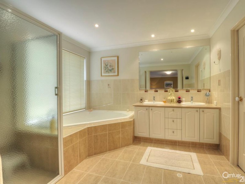 64 Aztec Island Retreat, Halls Head WA 6210