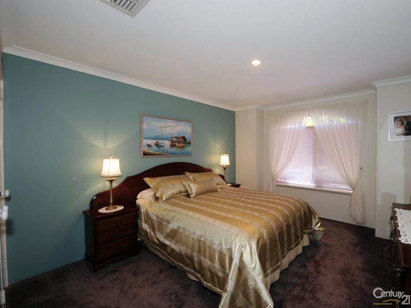 64 Aztec Island Retreat, Halls Head WA 6210