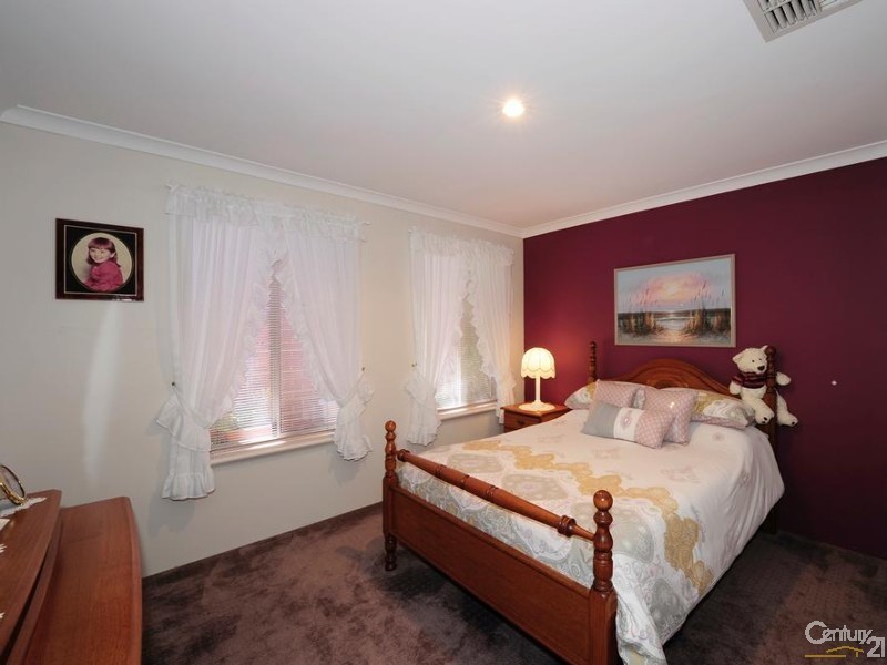 64 Aztec Island Retreat, Halls Head WA 6210