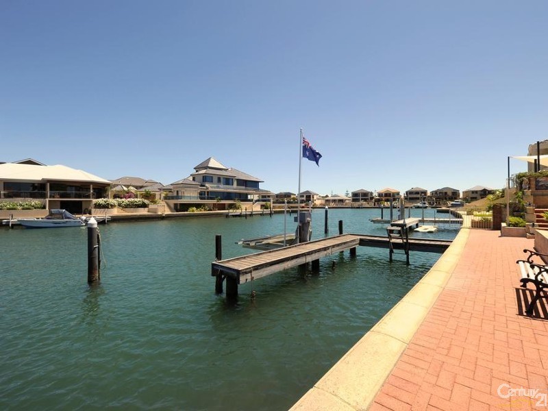 64 Aztec Island Retreat, Halls Head WA 6210