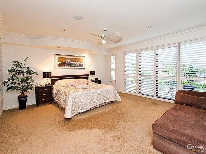 18 Brindabella Crescent, Halls Head WA 6210