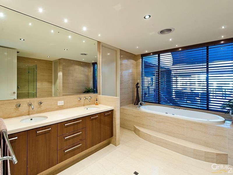 18 Brindabella Crescent, Halls Head WA 6210