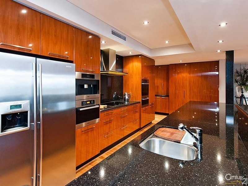 18 Brindabella Crescent, Halls Head WA 6210