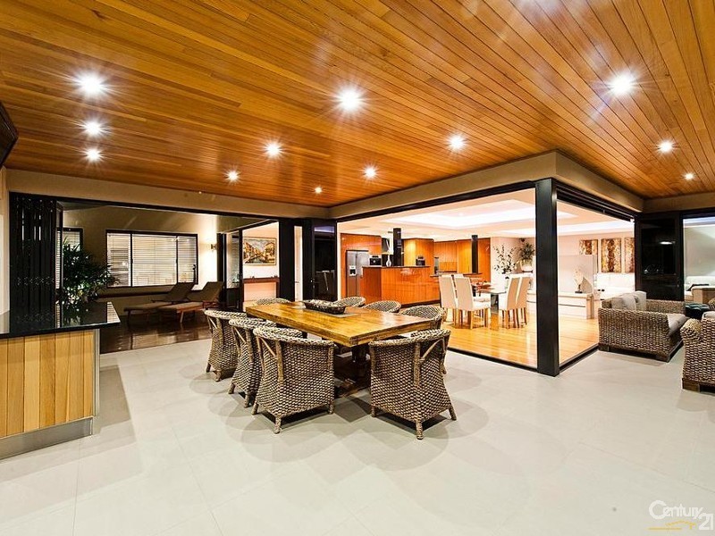 18 Brindabella Crescent, Halls Head WA 6210