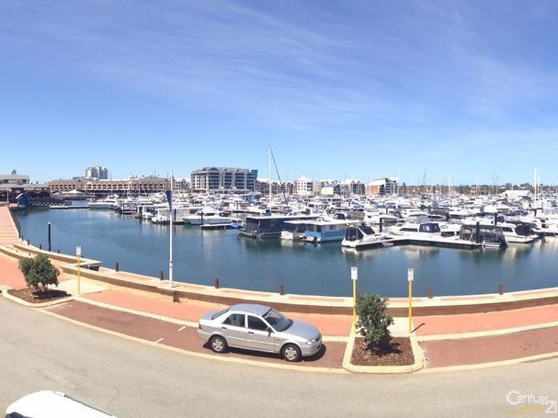 4/30 Spinnaker Quays, Mandurah WA 6210