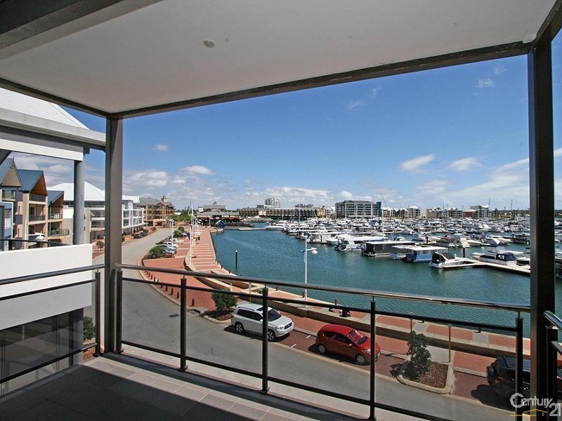 4/30 Spinnaker Quays, Mandurah WA 6210