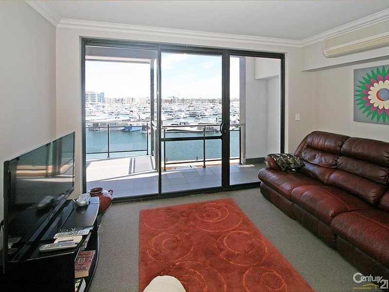 4/30 Spinnaker Quays, Mandurah WA 6210