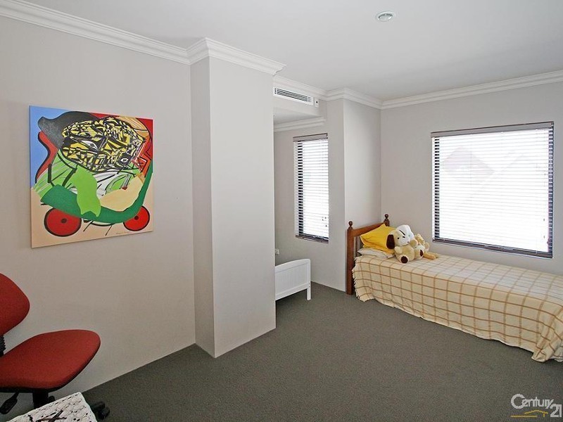 4/30 Spinnaker Quays, Mandurah WA 6210