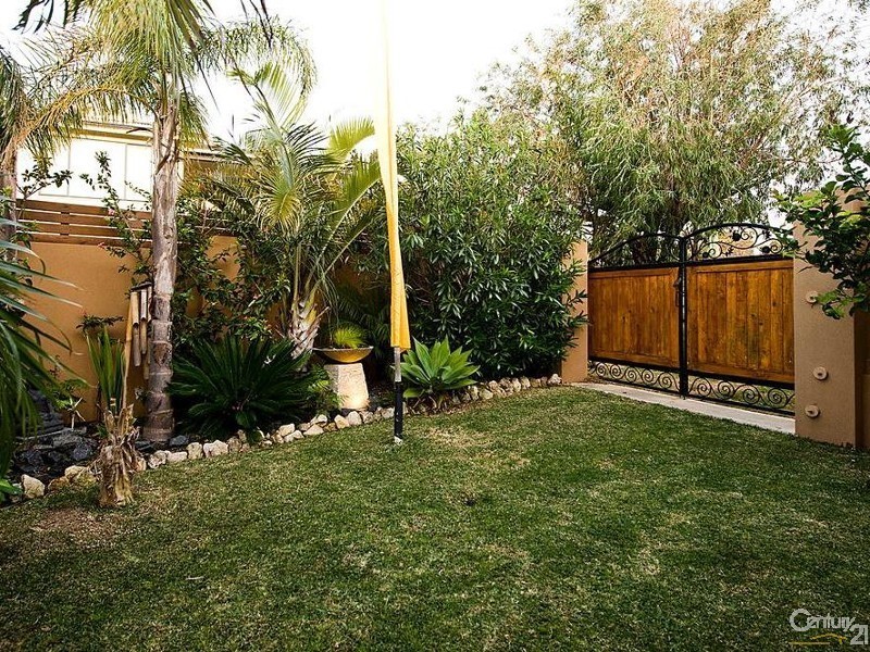 30 Yeedong Road, Falcon WA 6210